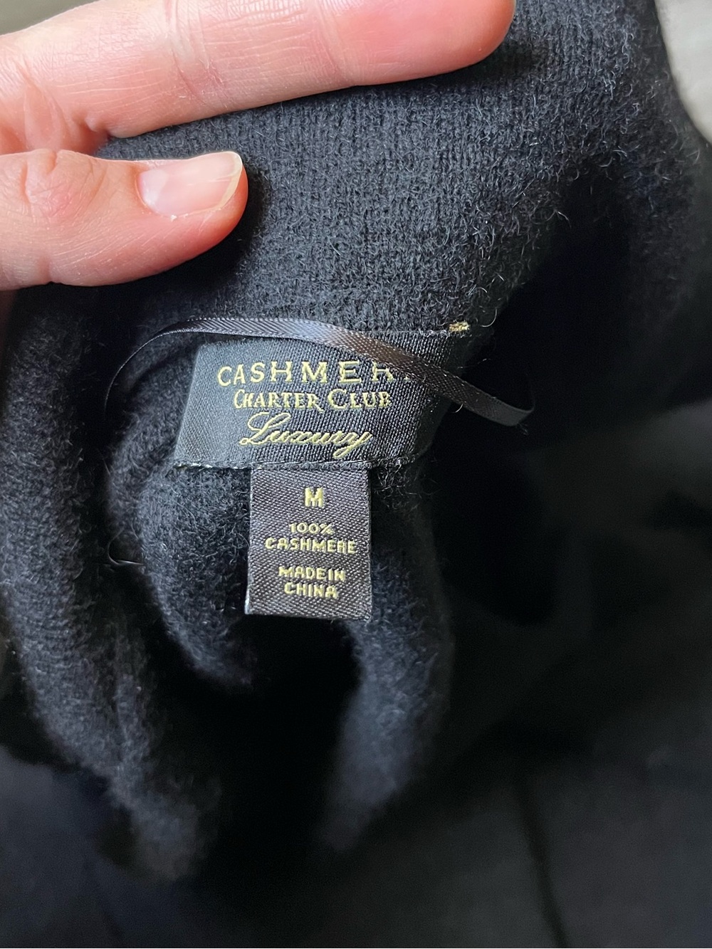 100% Cashmere Charter Club Luxury Black Cardigan- Size M - Picture 3 of 10